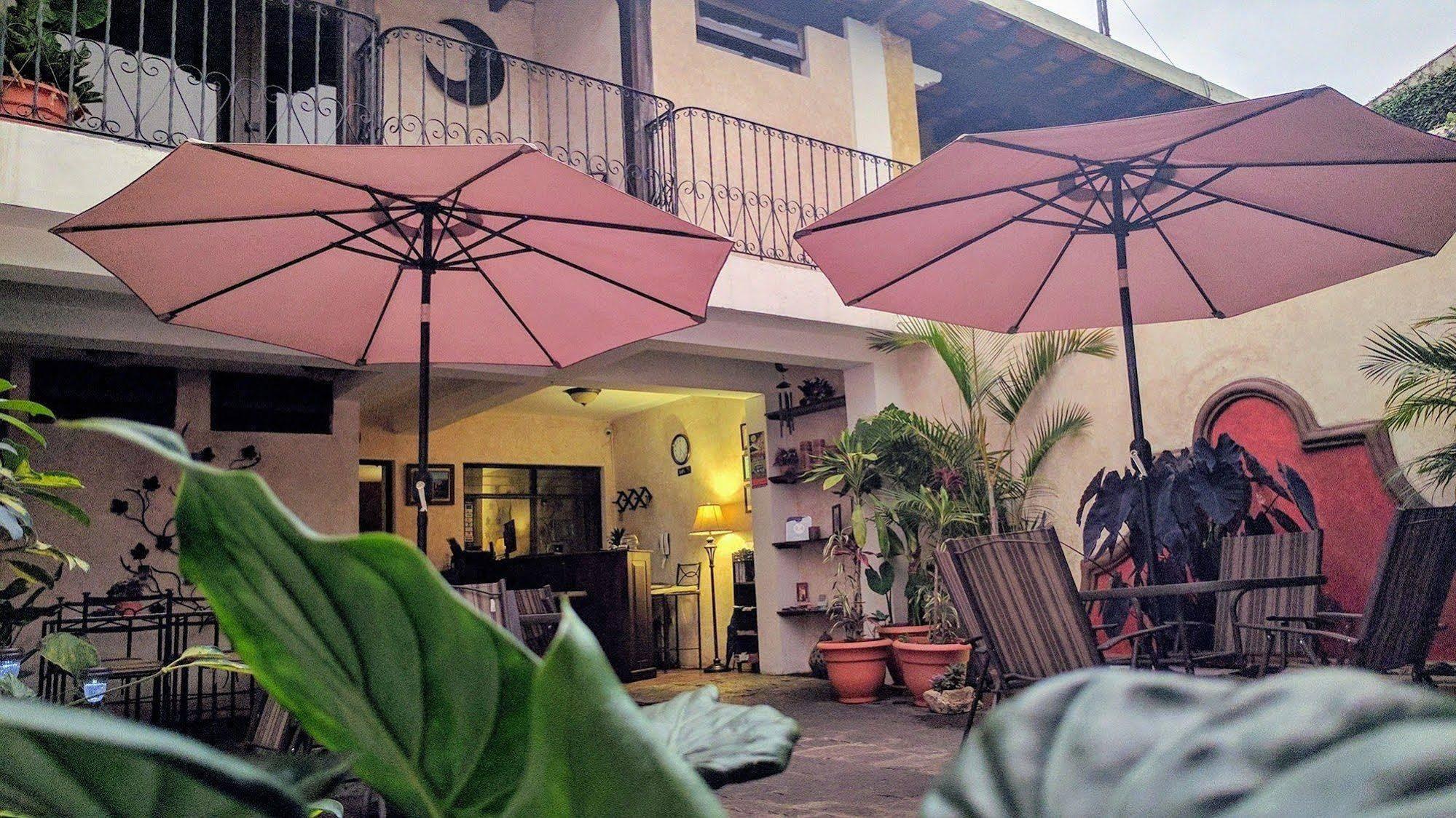Hotel Posada De La Luna Antigua Eksteriør bilde