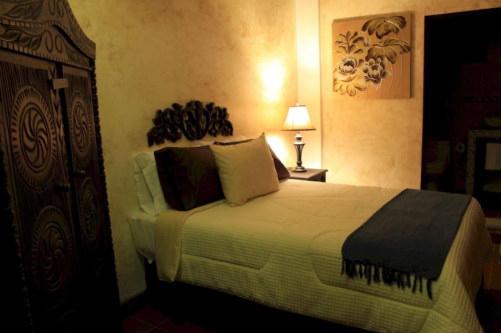 Hotel Posada De La Luna Antigua Eksteriør bilde